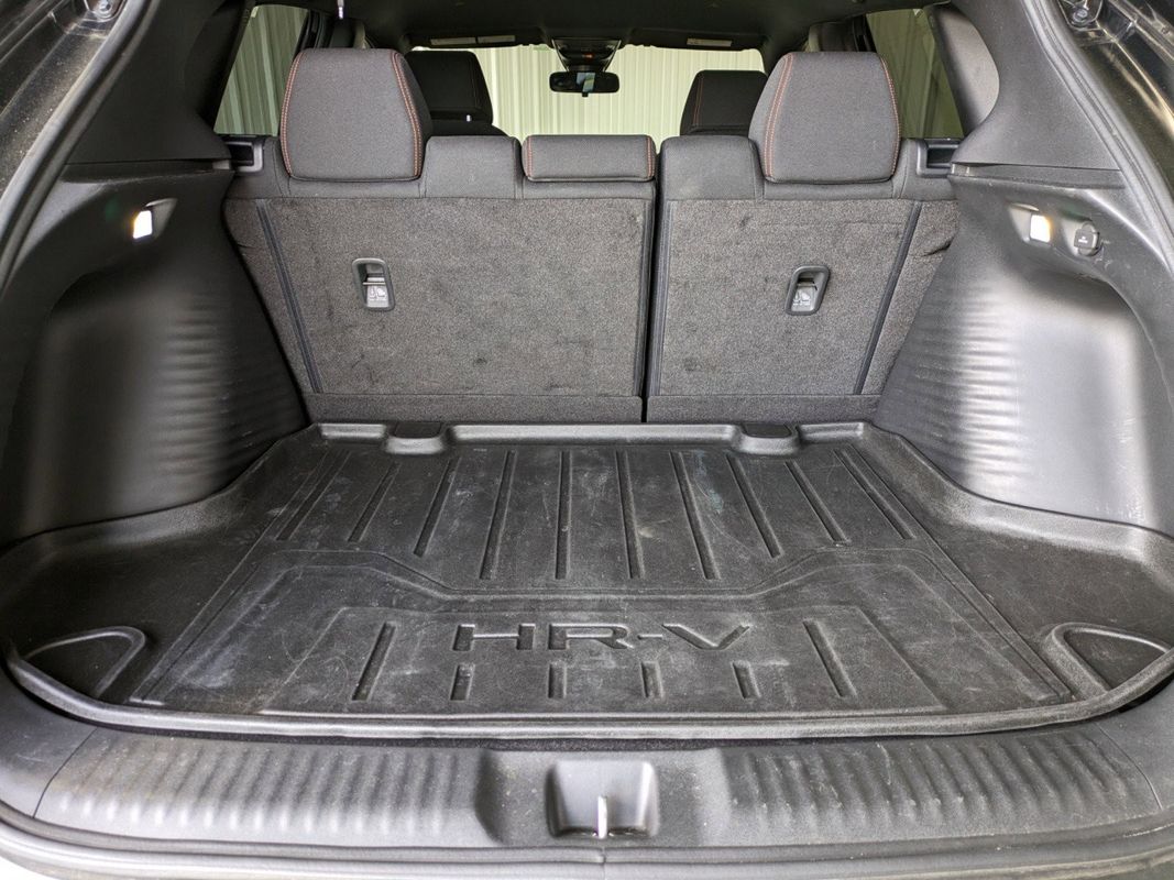 Vehicle image 13 of 32