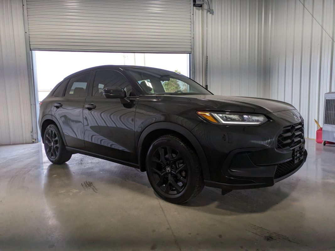 Vehicle image 6 of 32