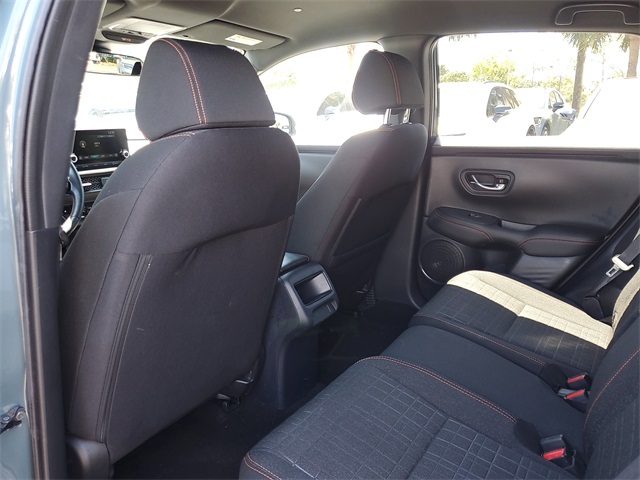 Vehicle image 10 of 30