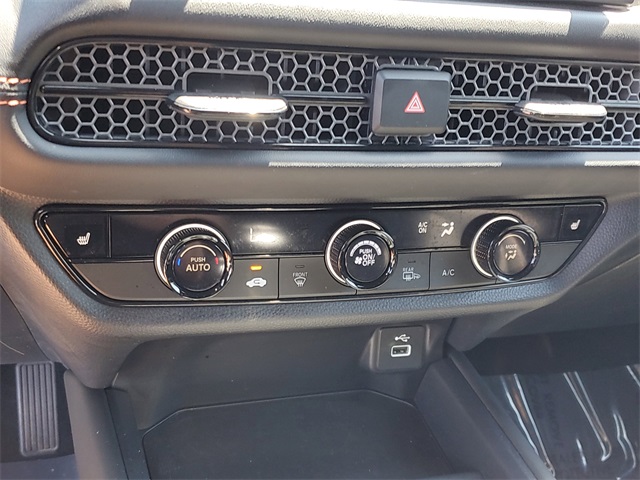 Vehicle image 28 of 30