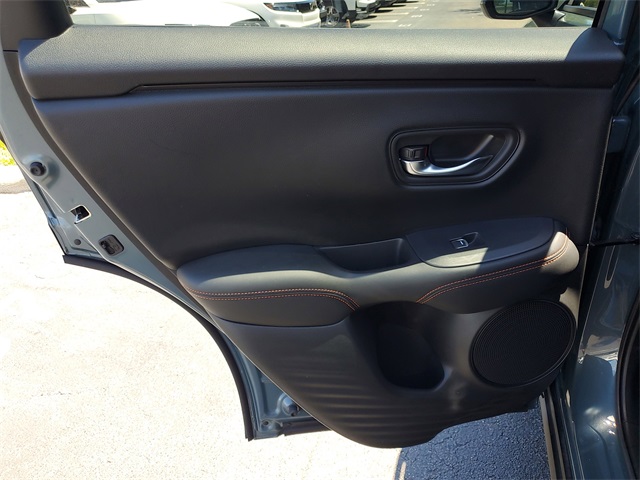Vehicle image 13 of 30