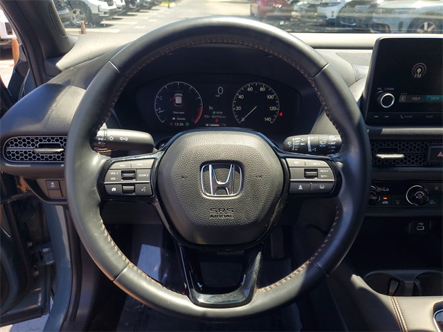 Vehicle image 24 of 30