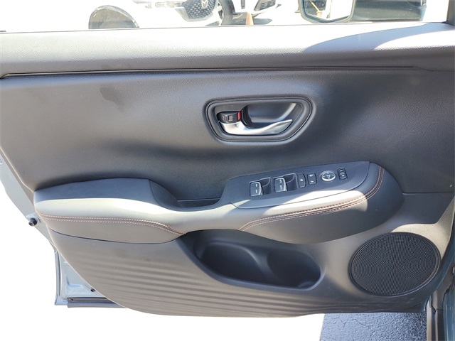 Vehicle image 20 of 30