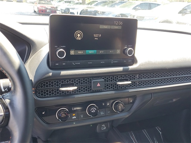 Vehicle image 26 of 30