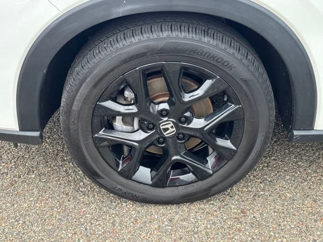 Vehicle image 5 of 21
