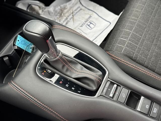 Vehicle image 15 of 21