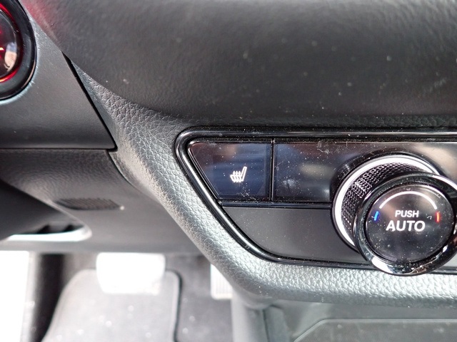 Vehicle image 23 of 26