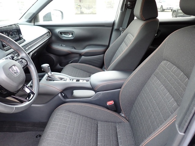 Vehicle image 13 of 26