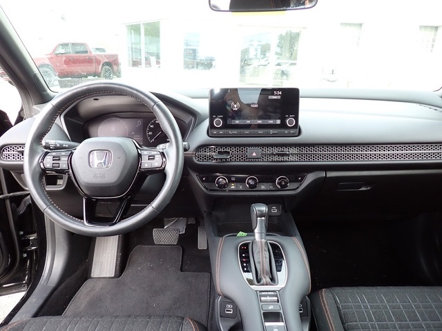 Vehicle image 16 of 26