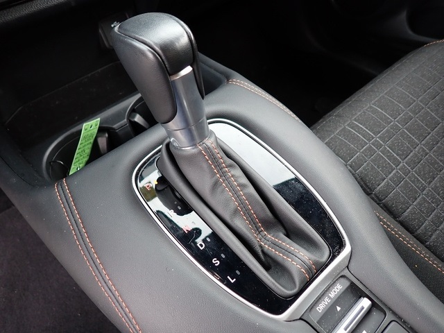 Vehicle image 21 of 26