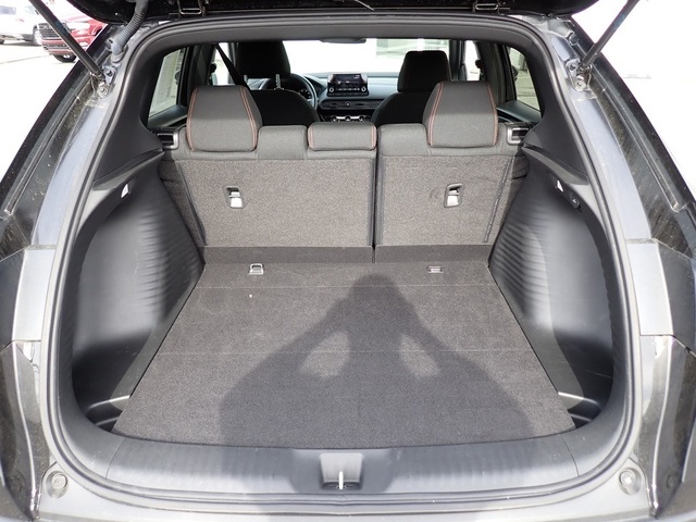 Vehicle image 10 of 26