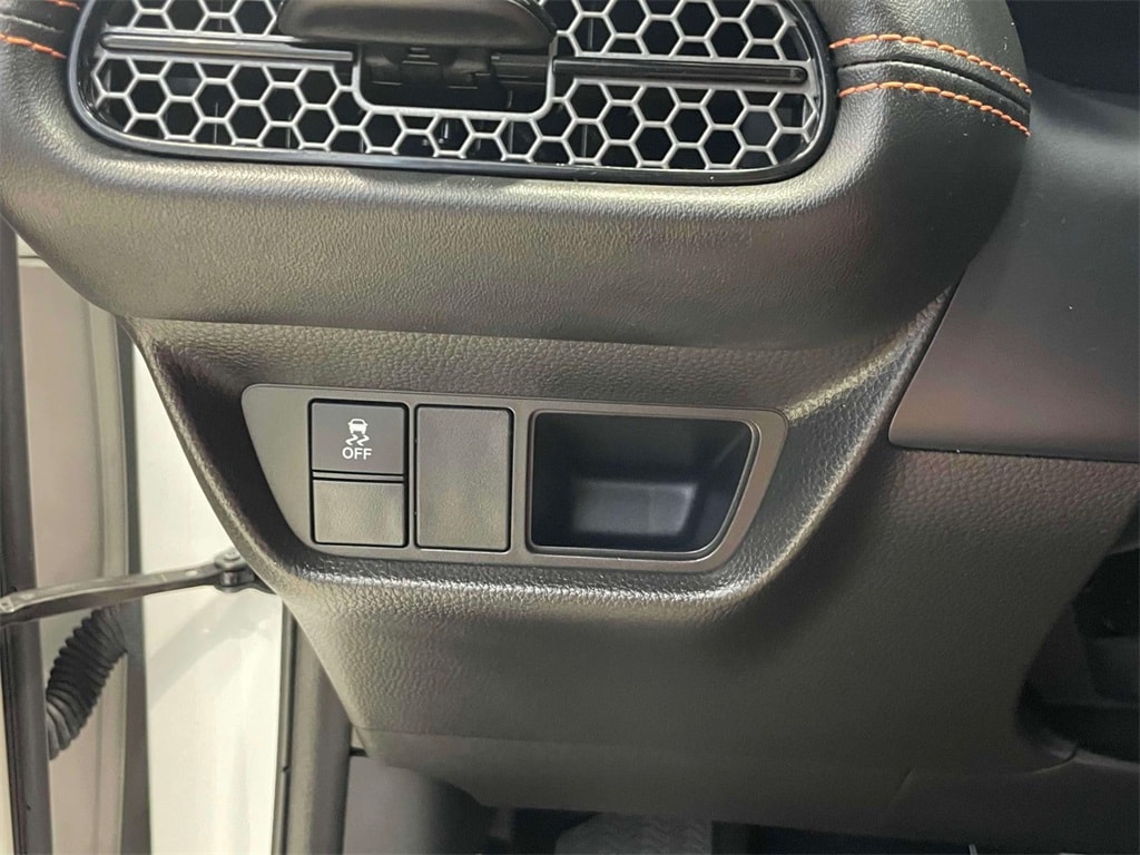 Vehicle image 16 of 30