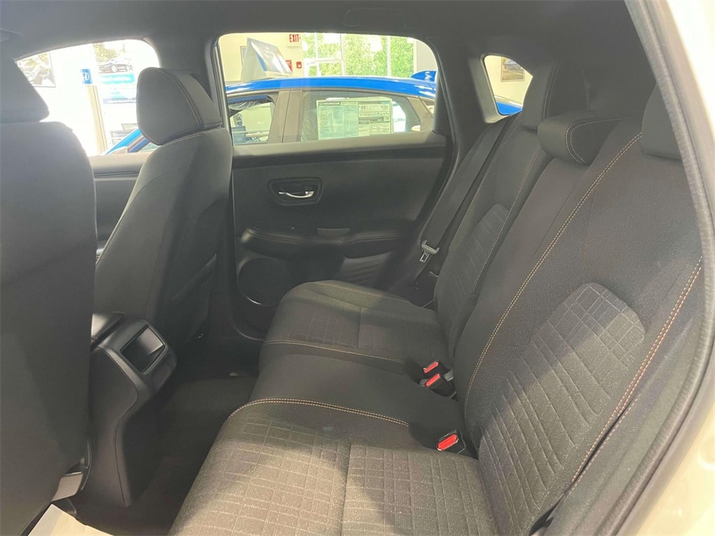 Vehicle image 9 of 30