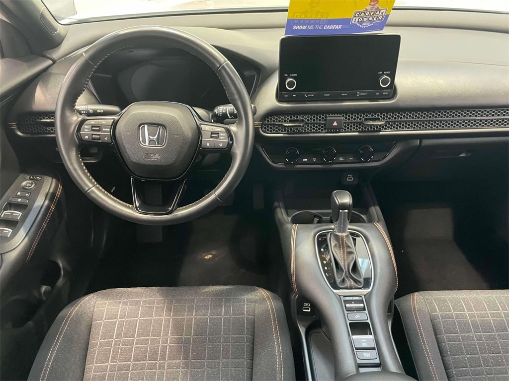 Vehicle image 10 of 30