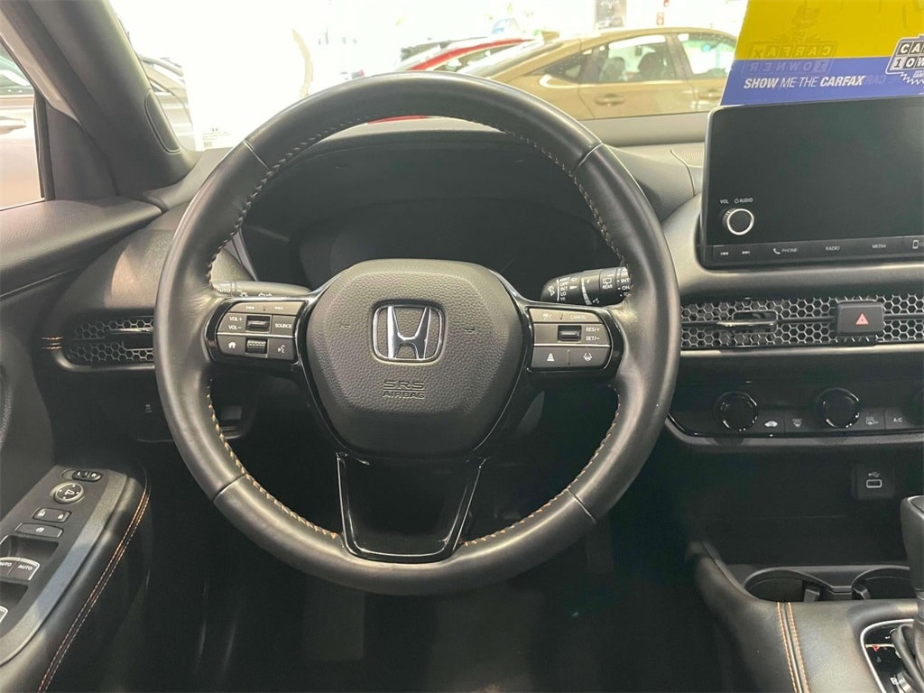 Vehicle image 11 of 30