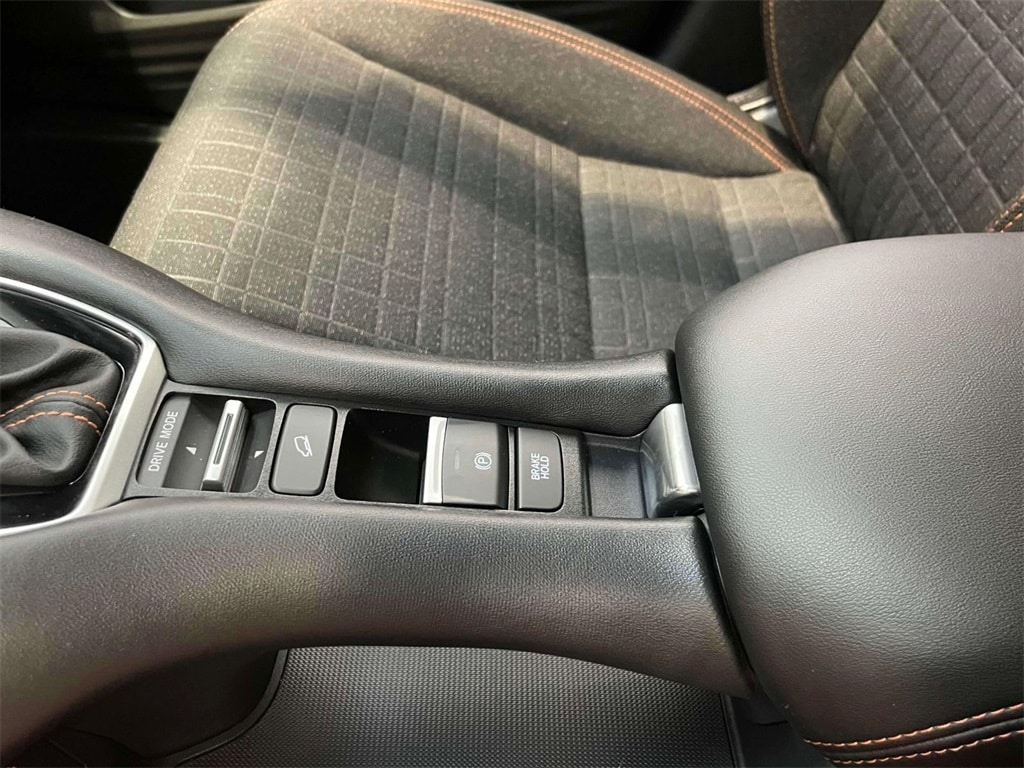 Vehicle image 26 of 30