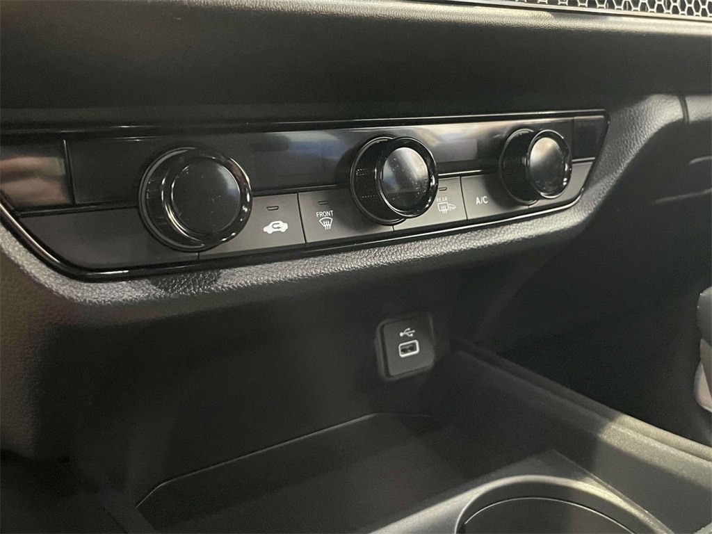 Vehicle image 22 of 30