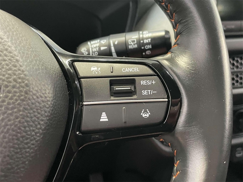 Vehicle image 18 of 30
