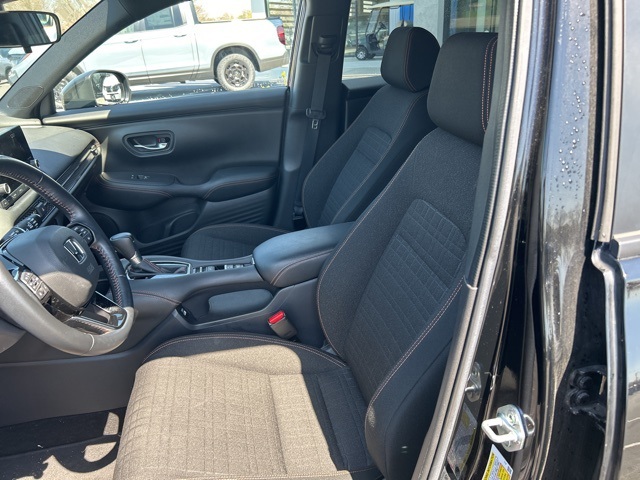 Vehicle image 11 of 12