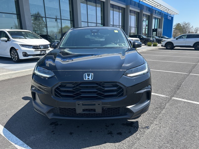 Vehicle image 9 of 12