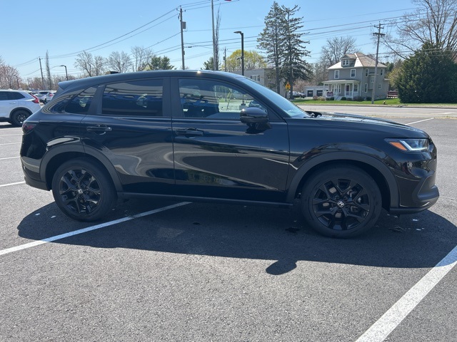 Vehicle image 5 of 12