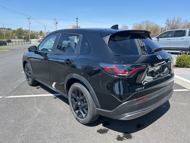 Vehicle image 6 of 12