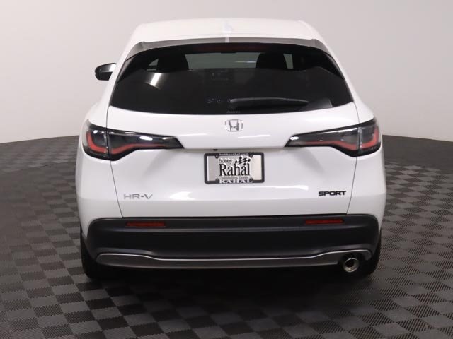 Vehicle image 4 of 26