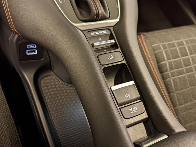 Vehicle image 17 of 26