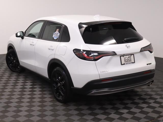 Vehicle image 6 of 26