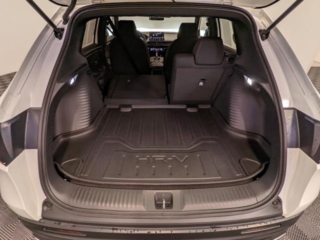 Vehicle image 22 of 26