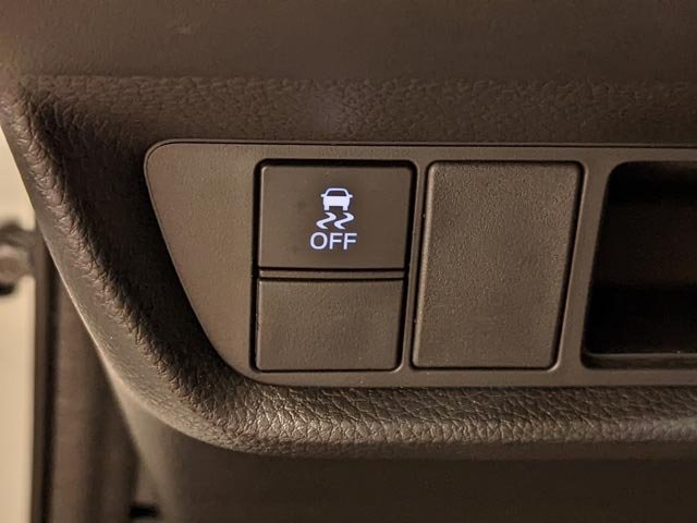 Vehicle image 13 of 26