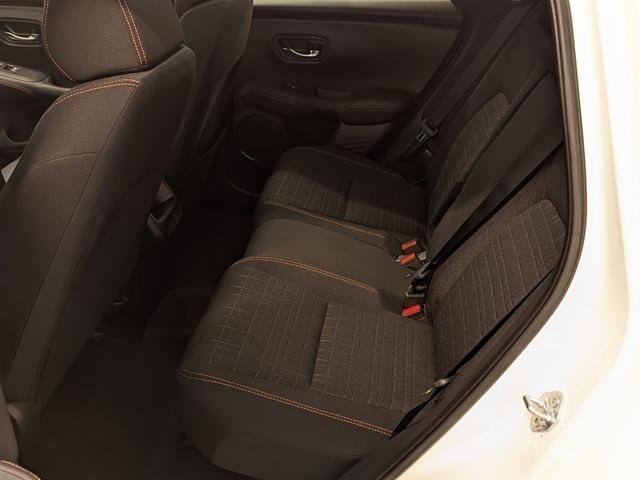 Vehicle image 19 of 26
