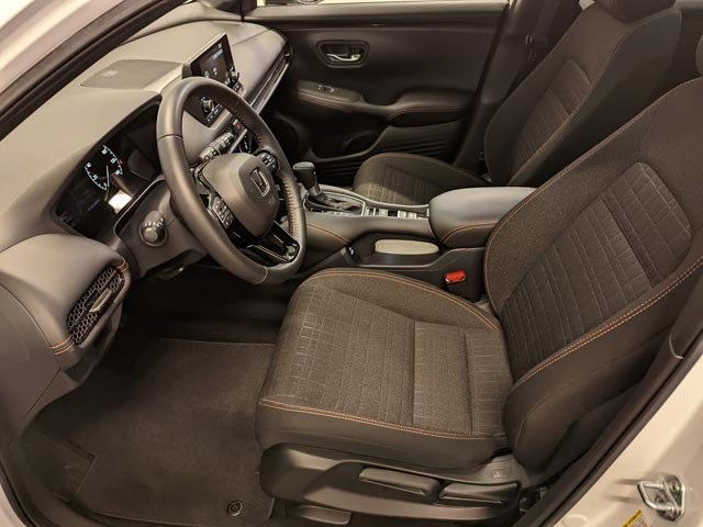 Vehicle image 11 of 26