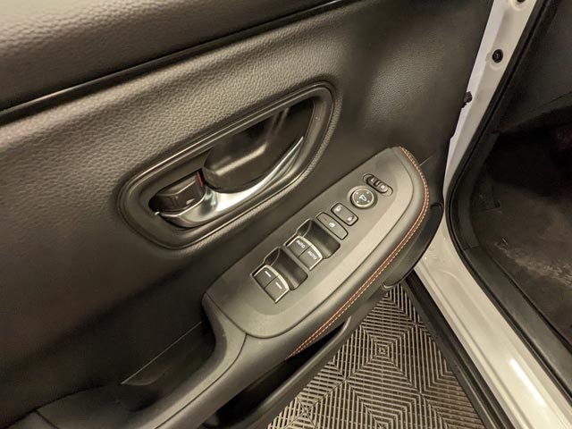 Vehicle image 12 of 26