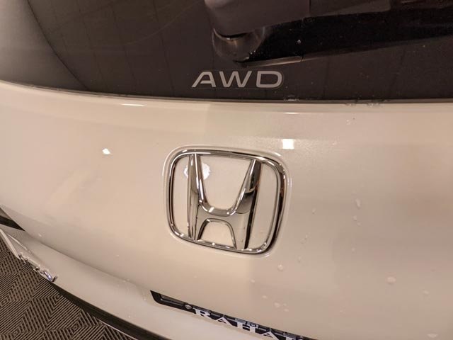 Vehicle image 24 of 26