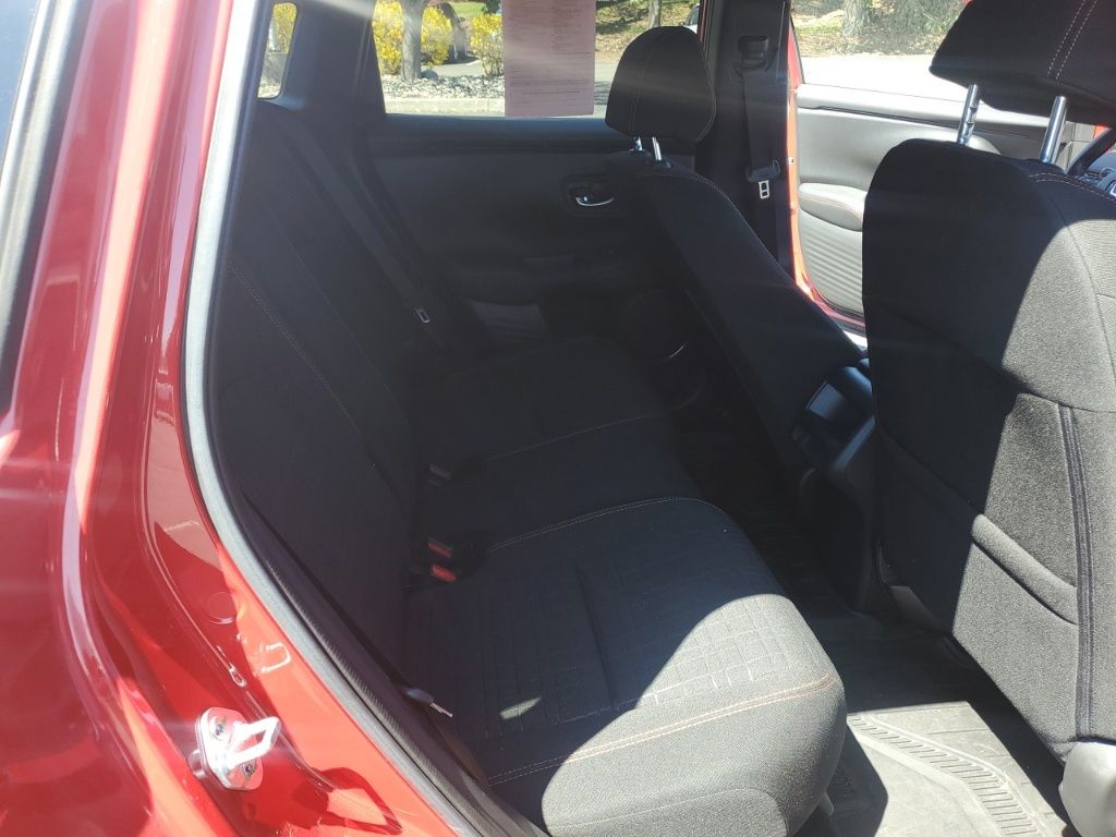 Vehicle image 23 of 24