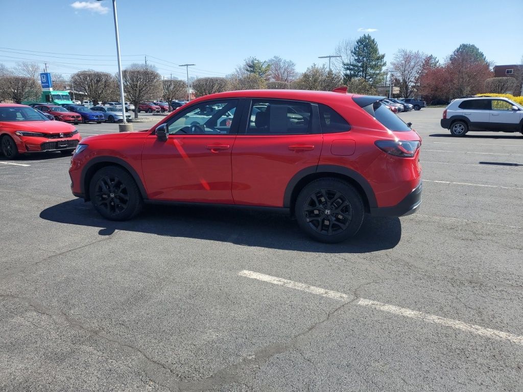 Vehicle image 7 of 24