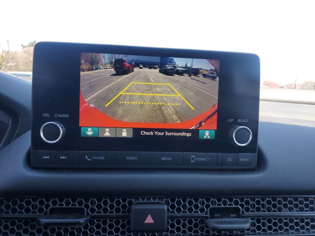 Vehicle image 17 of 24