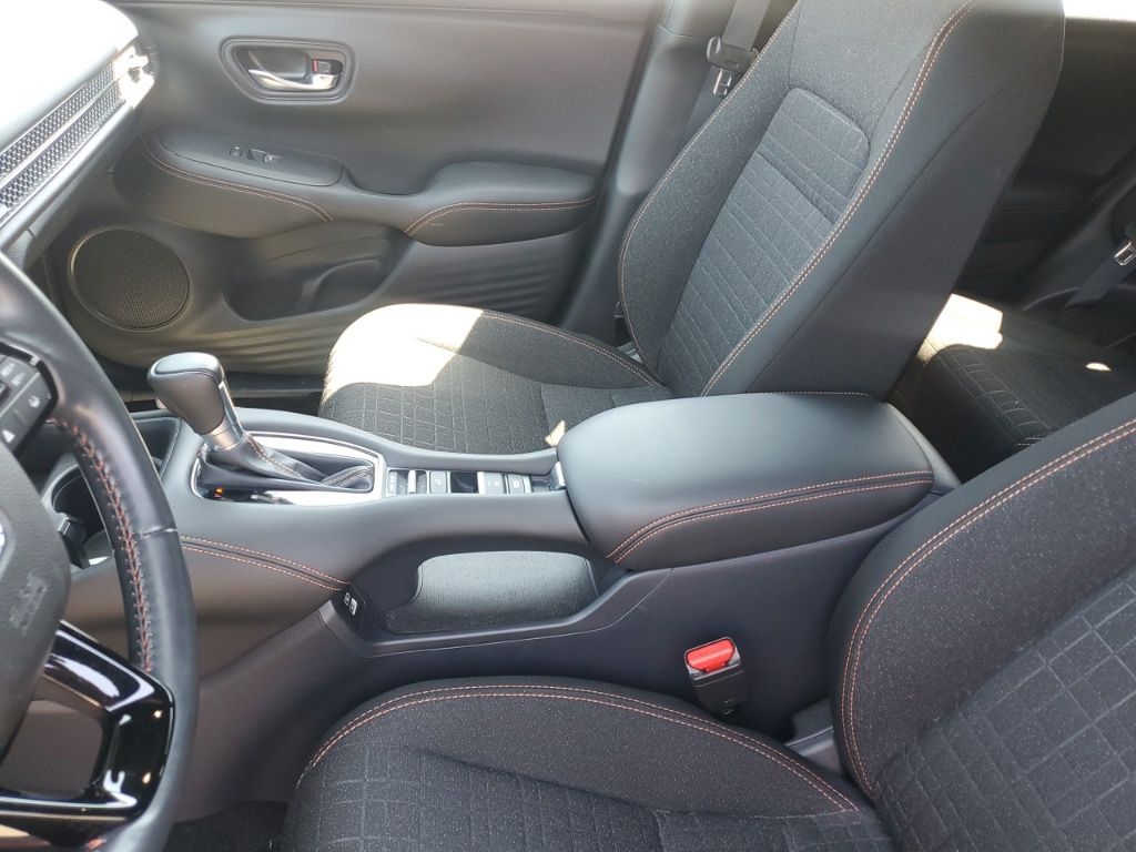 Vehicle image 20 of 24