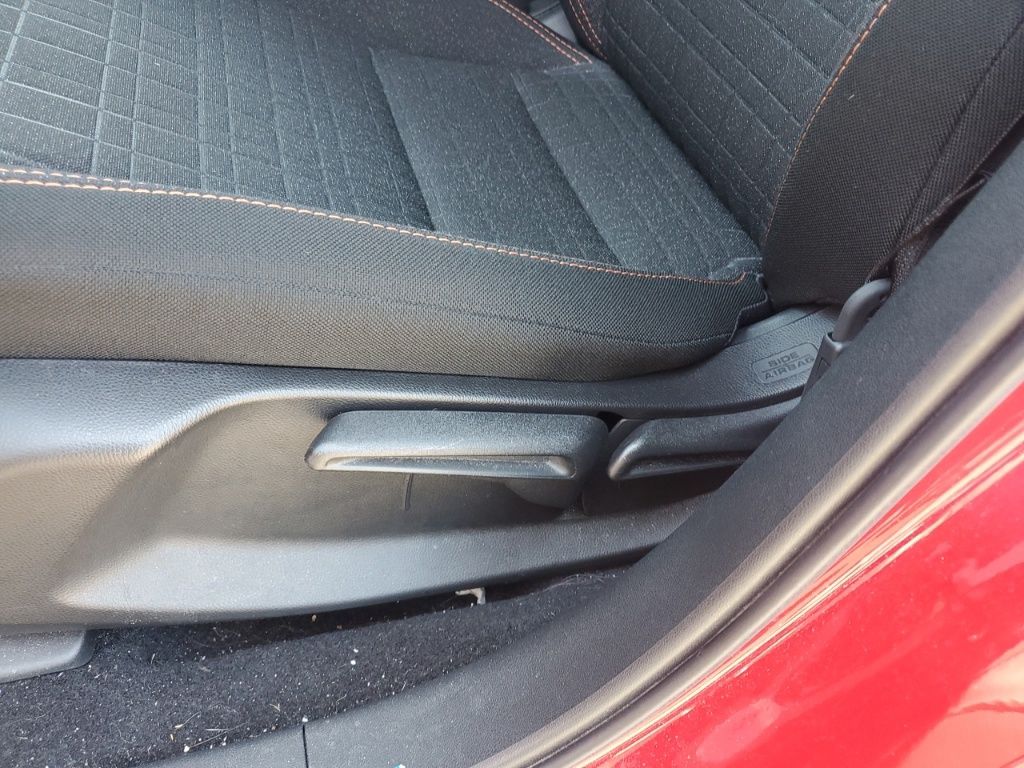 Vehicle image 11 of 24