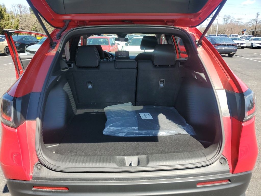 Vehicle image 22 of 24