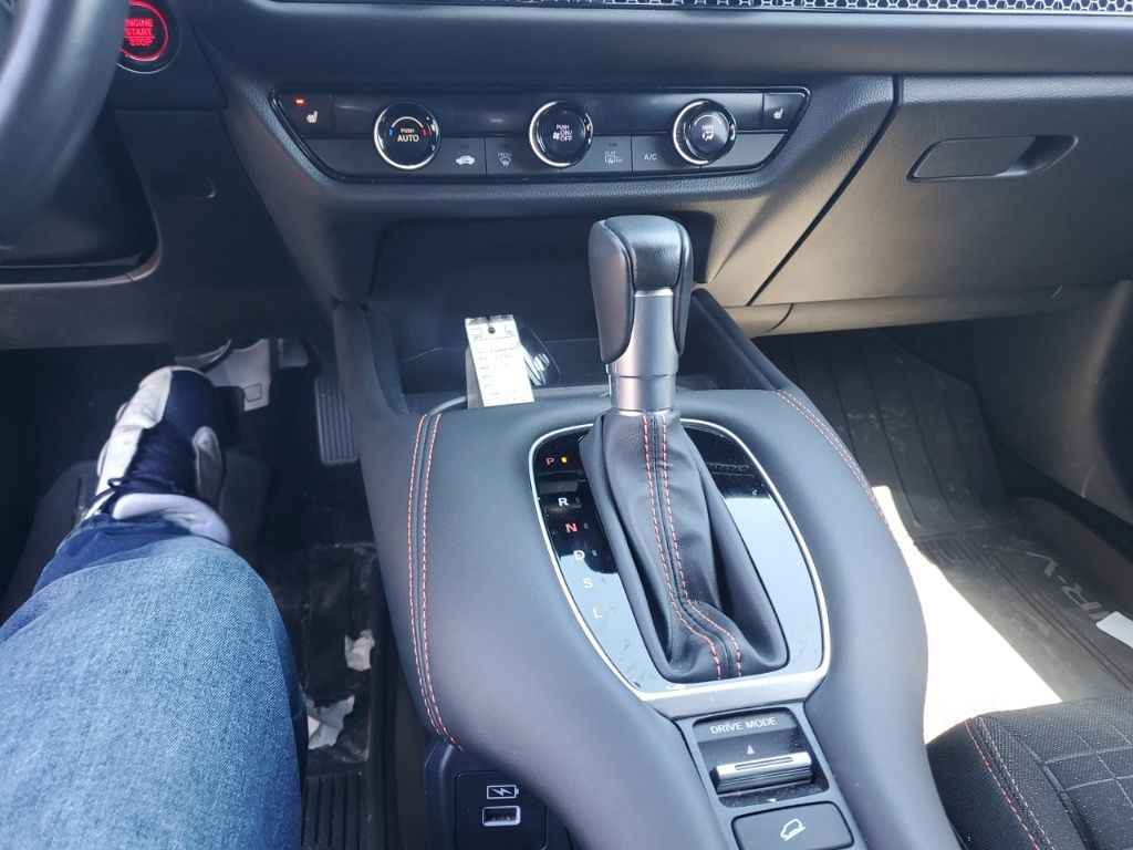 Vehicle image 19 of 24