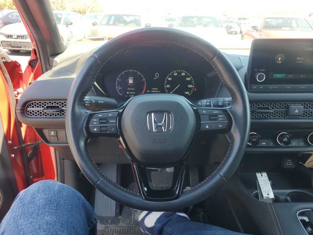 Vehicle image 14 of 24