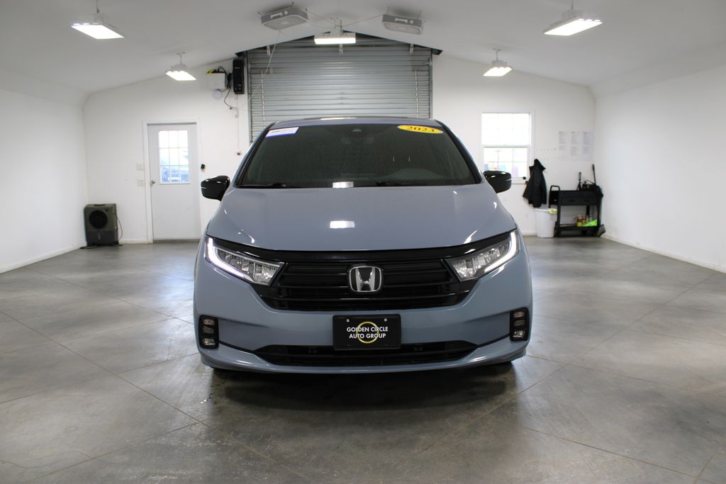 2023 Honda Odyssey Sport Image 2 of 56