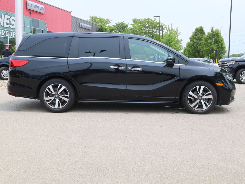 Vehicle image 5 of 54