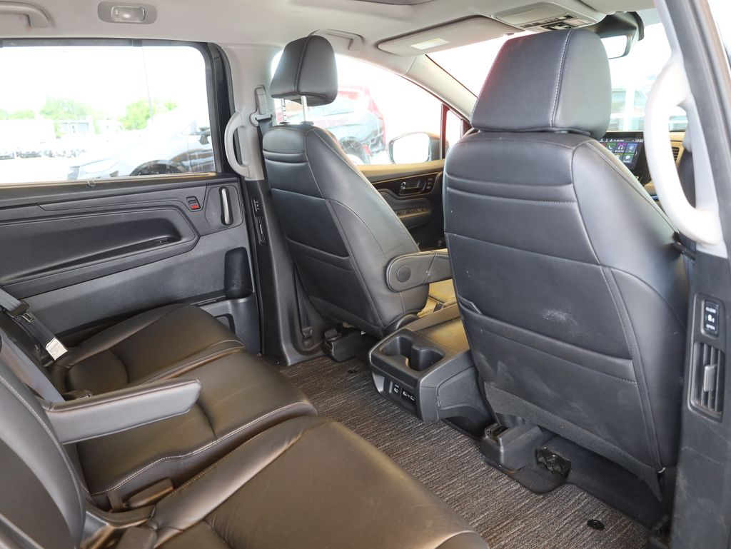 Vehicle image 16 of 54