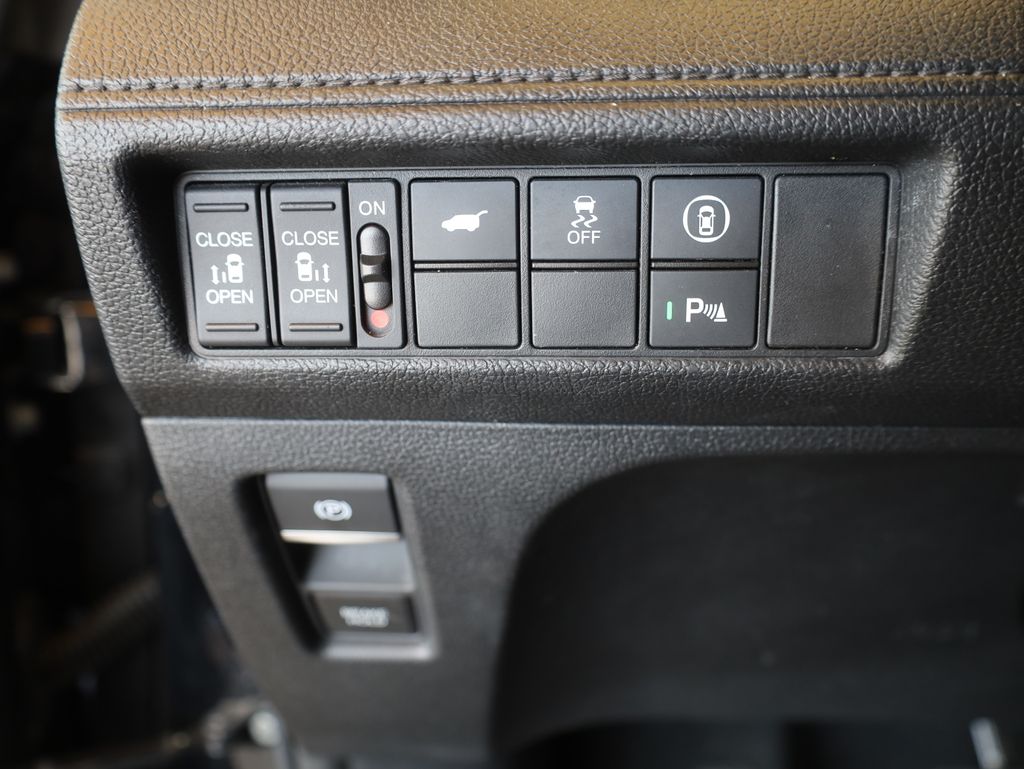 Vehicle image 38 of 54