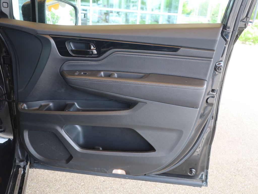 Vehicle image 14 of 54