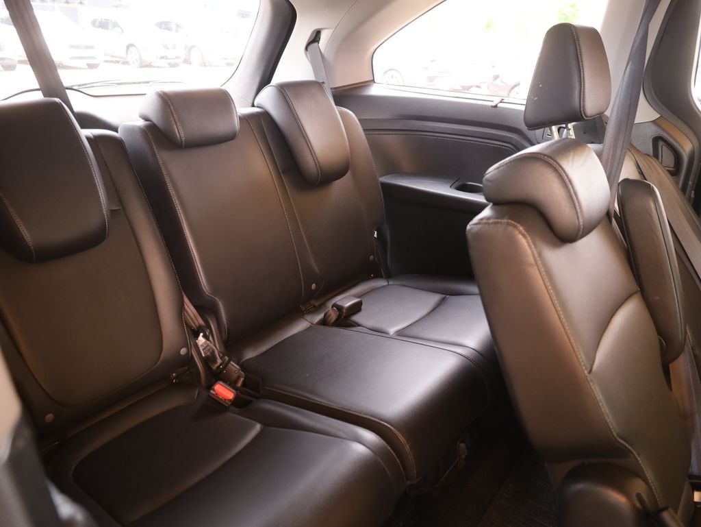 Vehicle image 19 of 54