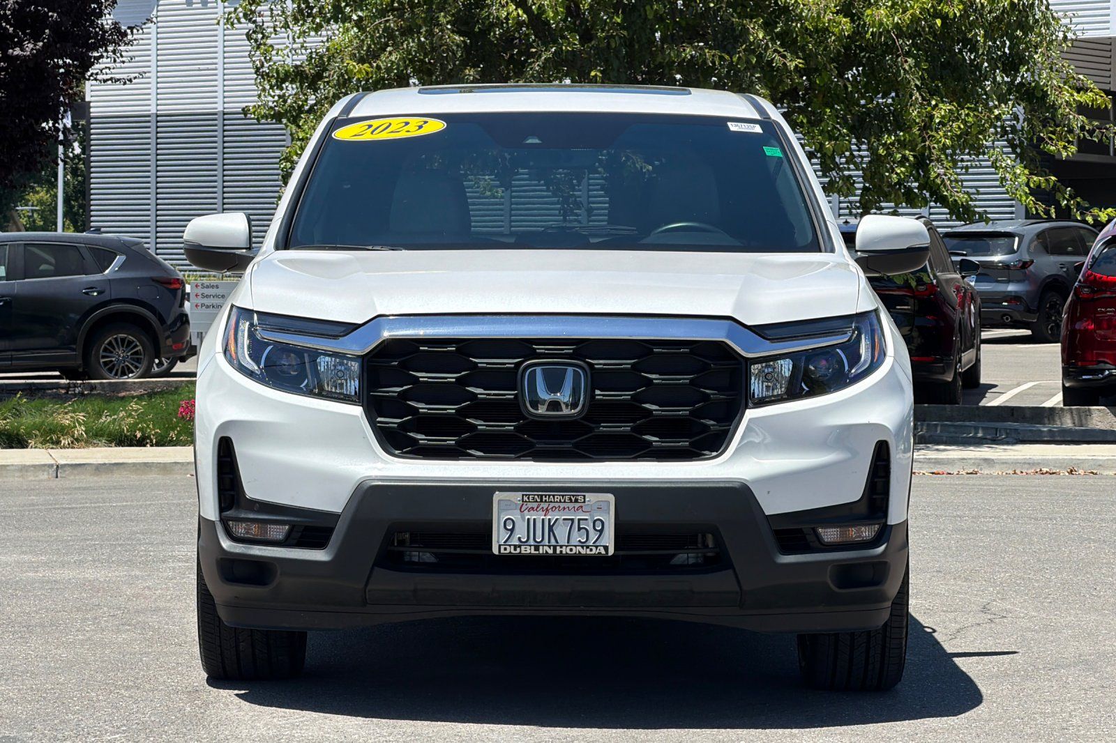 2023 Honda Passport EX-L Image 2 of 31